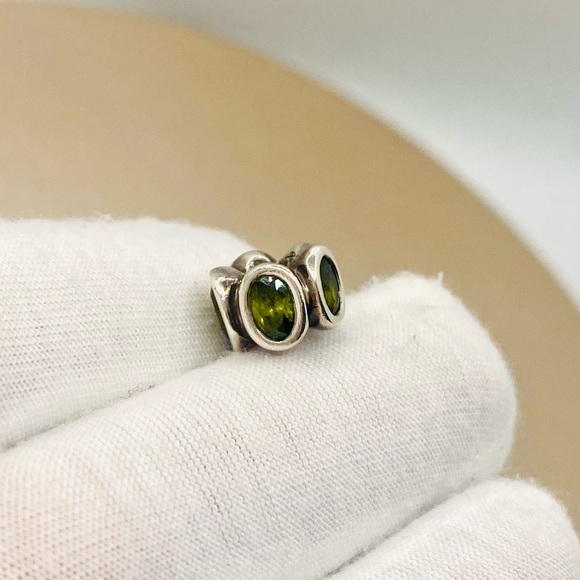 EUC Pandora 790311GCZ Sterling Silver w/ Green Zirconia Oval Lights Bead - Picture 4 of 9